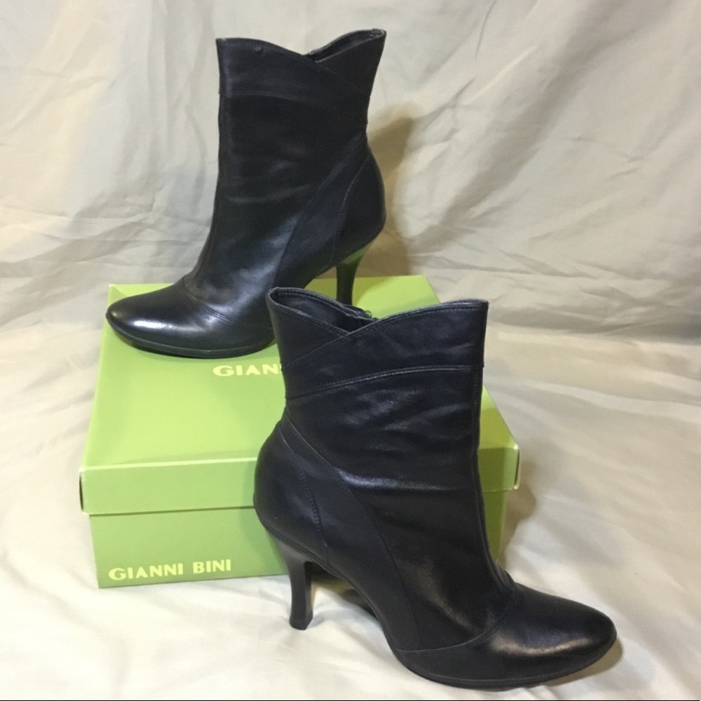 Gianni Bini- Boots - New